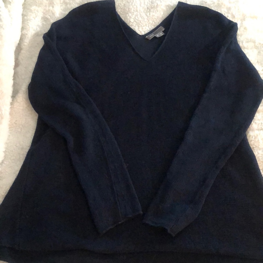 Vince navy sweater